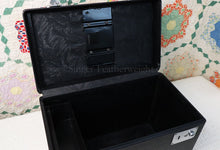 Load image into Gallery viewer, Case, Singer Featherweight (Vintage Original)
