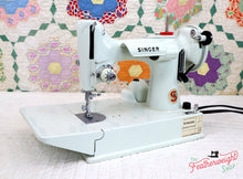 Load image into Gallery viewer, Singer Featherweight 221K Sewing Machine, WHITE FA126***