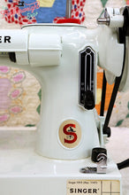 Load image into Gallery viewer, Singer Featherweight 221K Sewing Machine, WHITE FA126***
