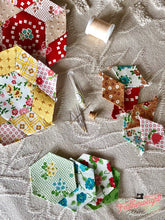 Load image into Gallery viewer, 1 1/2&quot; Inch Hexagons Iron-On Papers For English Paper Piecing x 1000
